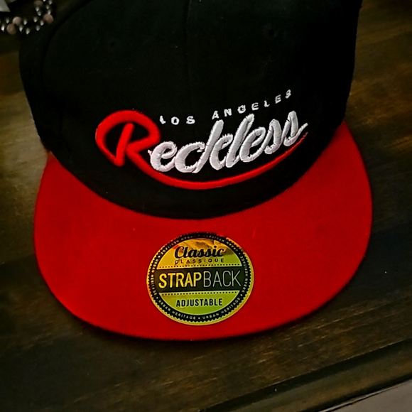 Young and Reckless mens snap back hat - Picture 1 of 6